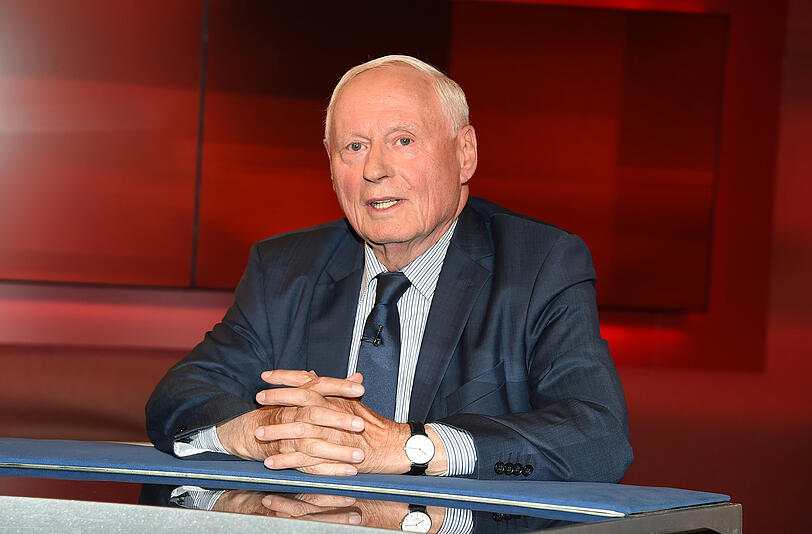2009 hat sich Linke-Politiker Oskar Lafontaine wegen seiner Prostatakrebserkrankung kurzzeitig aus der Politik verabschiedet. Heute ist er zurück und sitzt als Oppositionsführer im Saarländischen Landtag.