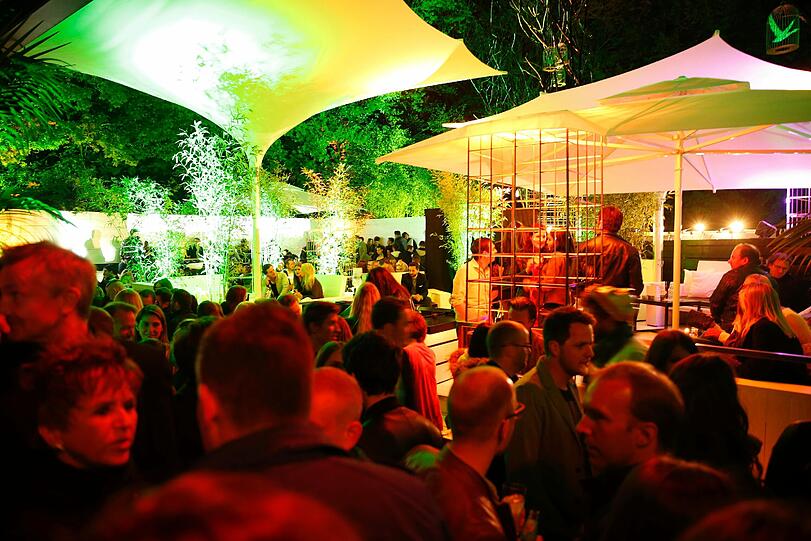 Das P1 öffnet die Terrasse: Die Bilder von der Opening-Party.