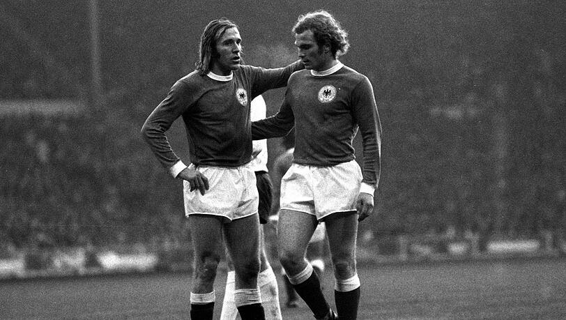 Kongeniales Duo bei der Nationalmannschaft und auch heute noch sehr gute Freunde: Günther Netzer (l.) und Uli Hoeneß. Kongeniales Duo bei der Nationalmannschaft und auch heute noch sehr gute Freunde: Günther Netzer (l.) und Uli Hoeneß.