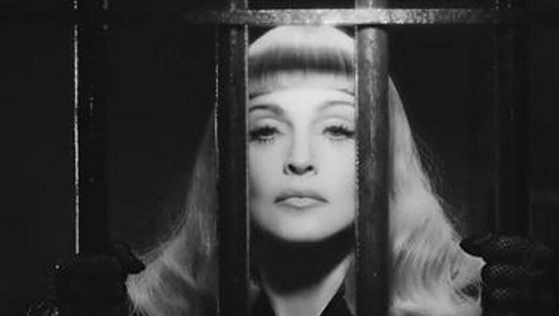 Madonna schockt im dritten Trailer des "Secret Project" mit einer S&M-Szene Madonna schockt im dritten Trailer des "Secret Project" mit einer S&M-Szene