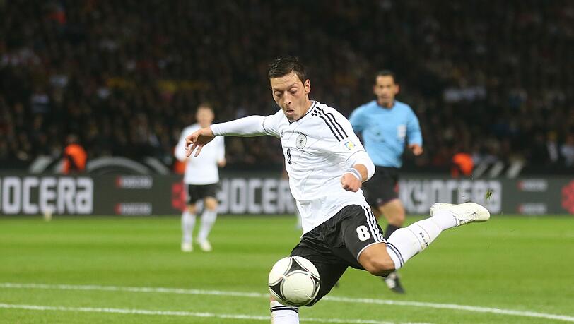 Mesut Özil ist der Spielgestalter im Mittelfeld. Von ihm wird bei der WM sehr viel abhängen. Mesut Özil ist der Spielgestalter im Mittelfeld. Von ihm wird bei der WM sehr viel abhängen.