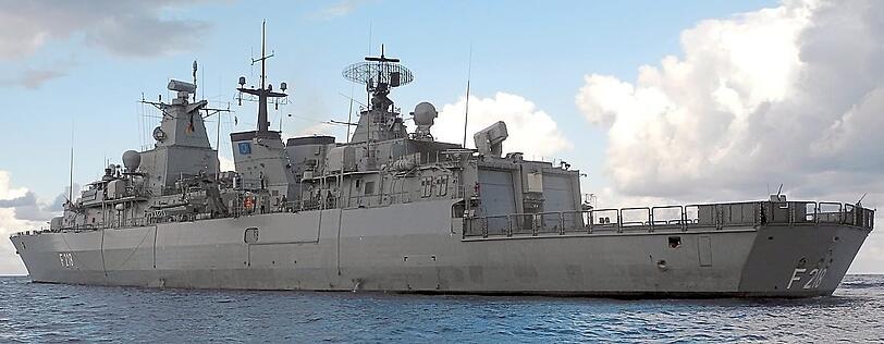 Die Fregatte "Mecklenburg-Vorpommern" vor der libyschen Küste.