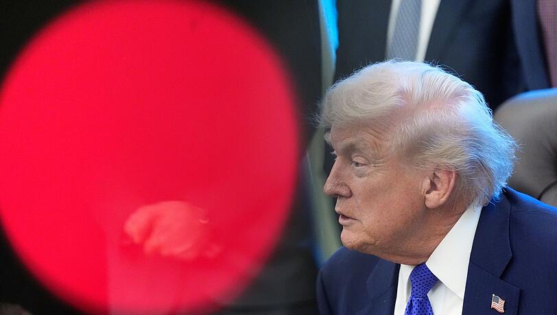 Anlass der neuen Eskalation ist ein Bericht der "New York Times" &uuml;ber den Streit zwischen Regierung und Universit&auml;t, den Trump als "v&ouml;llig falsch" bezeichnete.