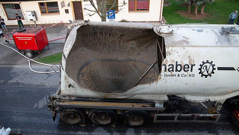 Der Tank des Silos war während der Fahrt explodiert...