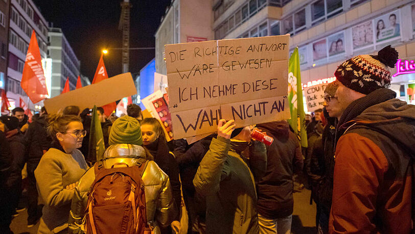 Die Bilder von der Demonstration vor dem FDP-Büro in München. Die Bilder von der Demonstration vor dem FDP-Büro in München.