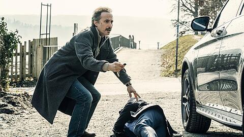 "Freund oder Feind. Ein Krimi aus Passau": Zankl (Michael Ostrowski, l.) setzt Ahmed außer Gefecht.