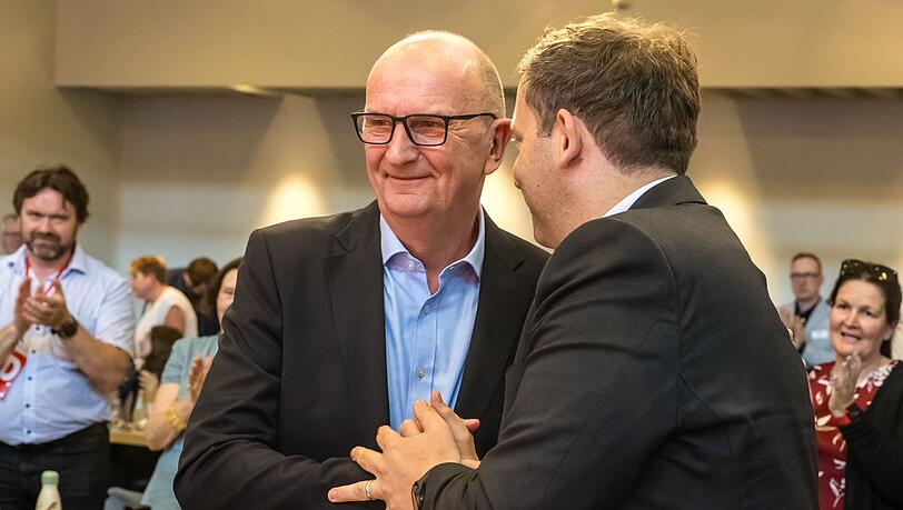 Brandenburgs Ministerpräsident Dietmar Woidke ist als SPD-Landeschef wiedergewählt.