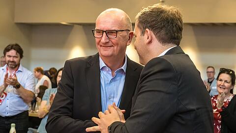 Brandenburgs Ministerpräsident Dietmar Woidke ist als SPD-Landeschef wiedergewählt.