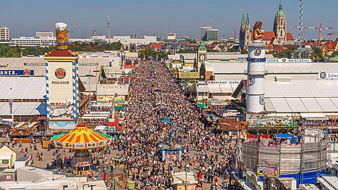 Die Wiesn ist gro&szlig; - und un&uuml;bersichtlich. Eine genaue Standortbestimmung ist daher sehr wichtig.