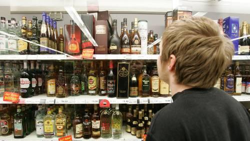 Mit Wodka hat sich ein 15-Jähriger in einer Schule betrunken Mit Wodka hat sich ein 15-Jähriger in einer Schule betrunken