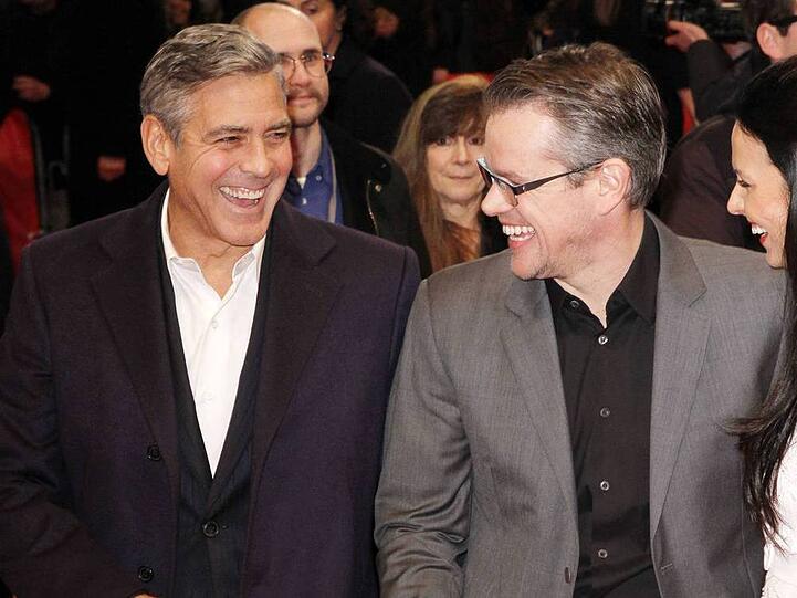 George Clooney und Matt Damon bei der Premiere ihres gemeinsamen Films "The Monuments Men" auf der Berlinale 2014