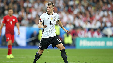 Er stellte einen neuen Packing-Rekord: In der Partie gegen die Ukraine überspielte Toni Kroos 112 Gegner.