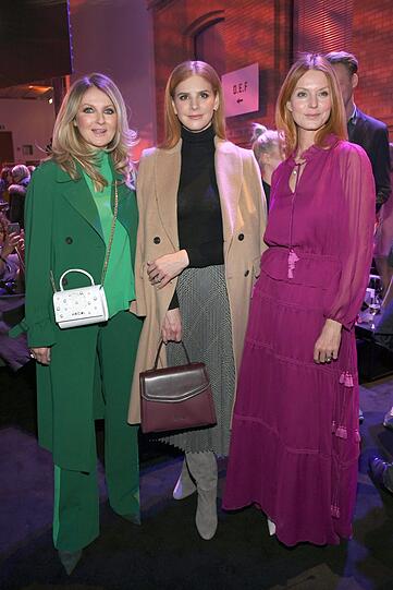 Frauke Ludowig mit Sarah Rafferty und Esther Schweins