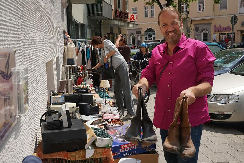 Seit 14 Jahren locken die Schwabinger Hof-Flohmärkte zahlreiche Münchner ins Viertel.
