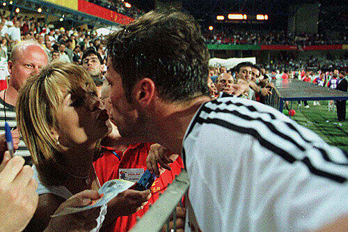 Das zweite Mal in seinem Leben traute sich Lothar Matthäus mit Lolita Morena. Fünf Jahre (1994-1999) hielt die Ehe.