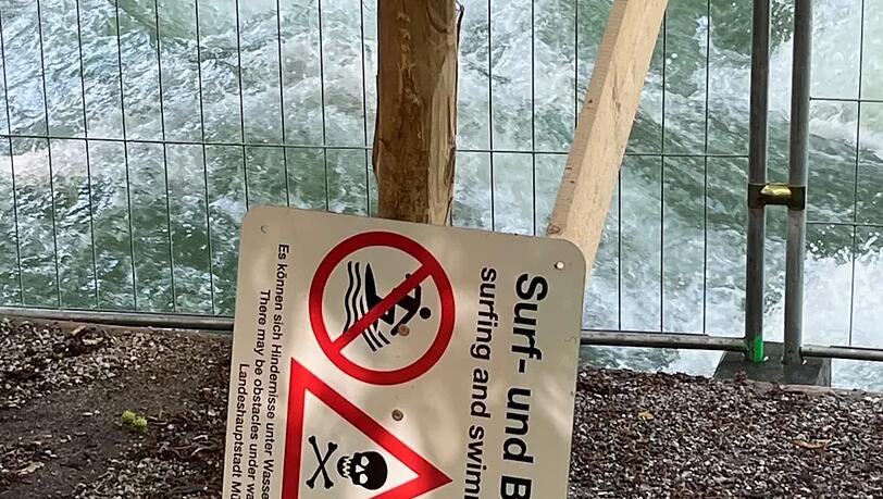 Seit Freitag, 27. Juni ist die Eisbachwelle zum Surfen wieder freigegeben. Seit Freitag, 27. Juni ist die Eisbachwelle zum Surfen wieder freigegeben.