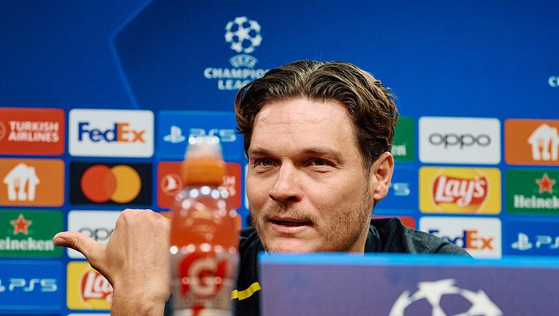 Dortmunds Trainer Edin Terzic spricht auf der Pressekonferenz vor dem Rückspiel gegen Atlético Madrid.