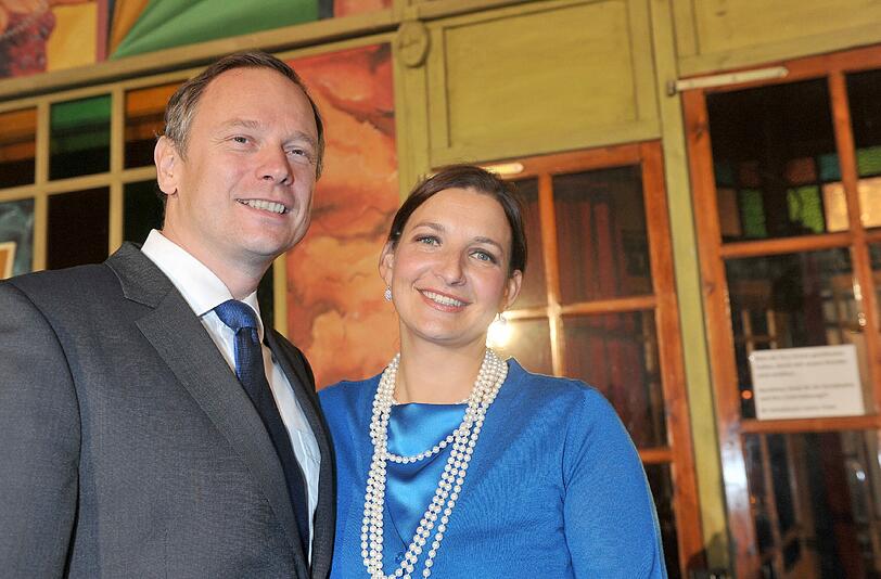 ...und Ex-Finanzminister und neuer Chef des Bayerischen Sparkassenverbands, Georg Fahrenschon mit Frau Karin.