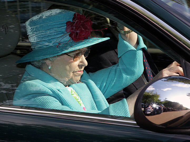 Sie will nicht mehr selbst fahren: Queen Elizabeth II. sucht einen Chauffeur