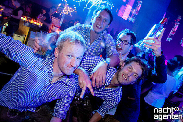 Apres-Wiesn-Party im Neuraum. Mehr Bilder unter: http://www.nachtagenten.de/event/26.09.2015/neuraum/16-tage-wiesn-16-tage-neuraum.332622.html