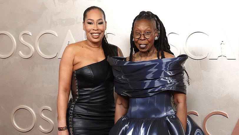 Doppelpack auf dem roten Teppich: Alex Martin begleitete ihre Mutter Whoopi Goldberg zu den Oscars. Doppelpack auf dem roten Teppich: Alex Martin begleitete ihre Mutter Whoopi Goldberg zu den Oscars.