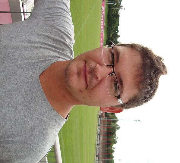 Rudi Wellmann (29) aus Kirchschönbach: "Eigentlich sagt mir der Spieler nichts, man hat ihn ja noch nicht wirklich gesehen. Aber wenn man ihn sich leisten kann, warum nicht! Andere Vereine wären froh sich so einen Spieler zu kaufen. Für mich ist Martínez nicht zwingend gesetzt."