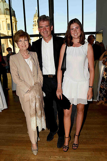 Carolin Reiber und Sohn Dr. Marcus Luitpold Maier und Tochter Magdalena.