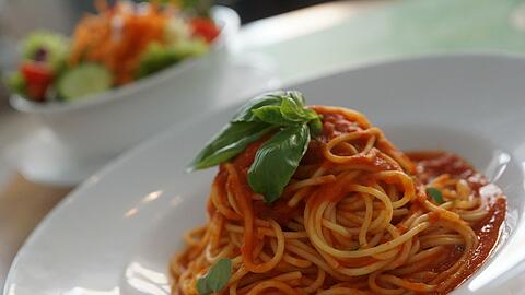 Spaghetti Napoli gibt&rsquo;s im Pasta e Basta schon für 4,95 Euro. Foto: Daniel von Loeper
