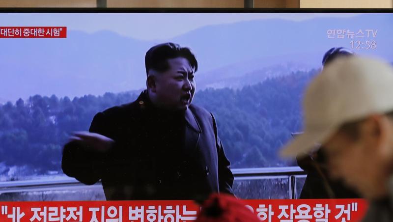Auf einem Bildschirm in Südkoreas Hauptstadt Seoul laufen Archivbilder von Kim Jong Un. Auf einem Bildschirm in Südkoreas Hauptstadt Seoul laufen Archivbilder von Kim Jong Un.