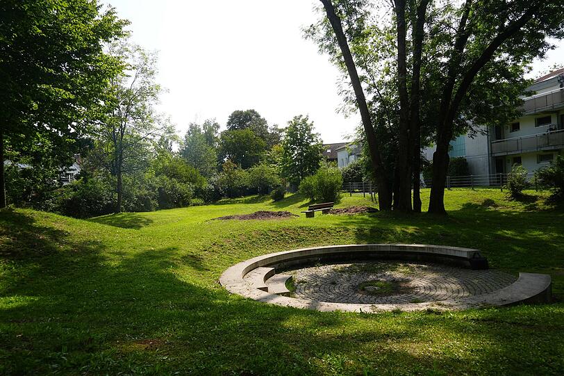 Eine kleine grüne Oase wurde in zweiter Reihe an der Truderinger Straße geschaffen. Eine kleine grüne Oase wurde in zweiter Reihe an der Truderinger Straße geschaffen.