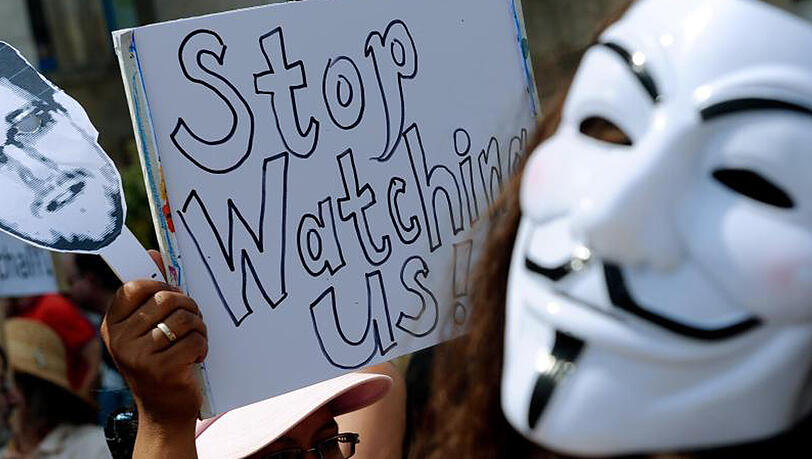 Demonstranten protestieren in Hannover gegen die Abhörmaßnahmen durch den US-Geheimdienst NSA (Archivbild). Demonstranten protestieren in Hannover gegen die Abhörmaßnahmen durch den US-Geheimdienst NSA (Archivbild).