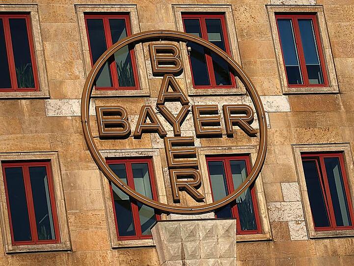 Experten werfen Bayer vor, die Risiken des Kaufs von Monsanto angesichts von Klagen wegen angeblicher Krebsrisiken glyphosathaltiger Unkrautvernichter unterschätzt zu haben.
