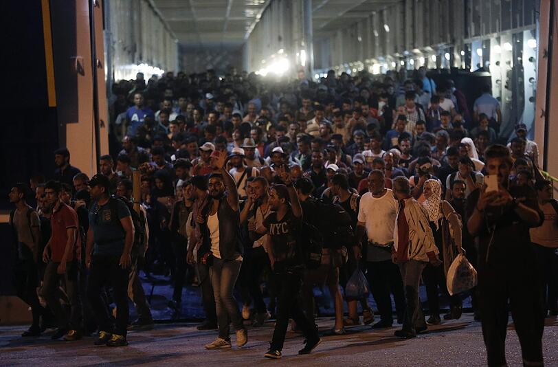 Ankunft in Athen: Der Flüchtlingszustrom hat nach einem starken Rückgang in der vergangenen Woche wieder an Fahrt aufgenommen.