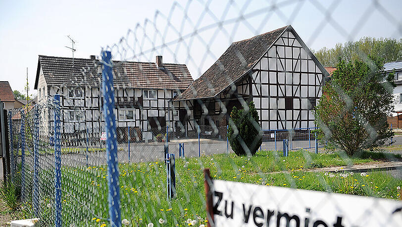 Während in ländlichen Regionen und vielen kleinen Orten immer weniger Menschen leben, verzeichnen Metropolen große Zuwächse. Während in ländlichen Regionen und vielen kleinen Orten immer weniger Menschen leben, verzeichnen Metropolen große Zuwächse.