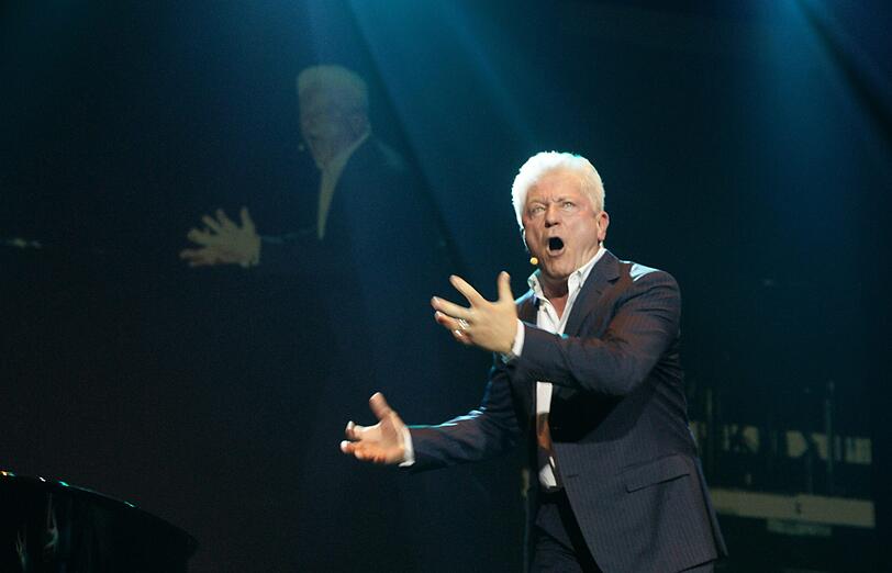 Miroslav Nemec singt
