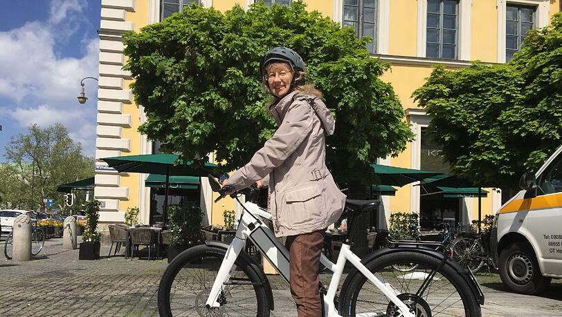 Radfahrerin aus Überzeugung: Bettina Messinger (SPD). Radfahrerin aus Überzeugung: Bettina Messinger (SPD).