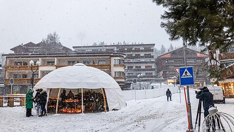 Die Gemeinde Crans-Montana greift jetzt bei Brandschutzm&auml;ngeln durch. (Archivbild)