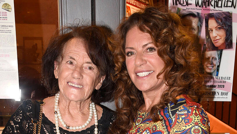 Christine Neubauer mit ihrer Mutter Lydia: Ein Fake-Profil auf Instagram gibt sich als die 88-J&auml;hrige aus.