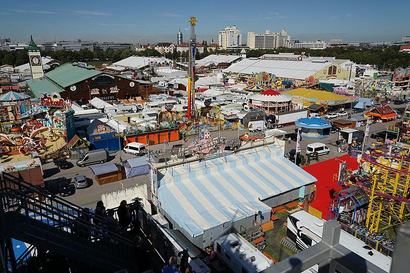 Weitere Bilder vom Presserundgang der Wiesn 2015.