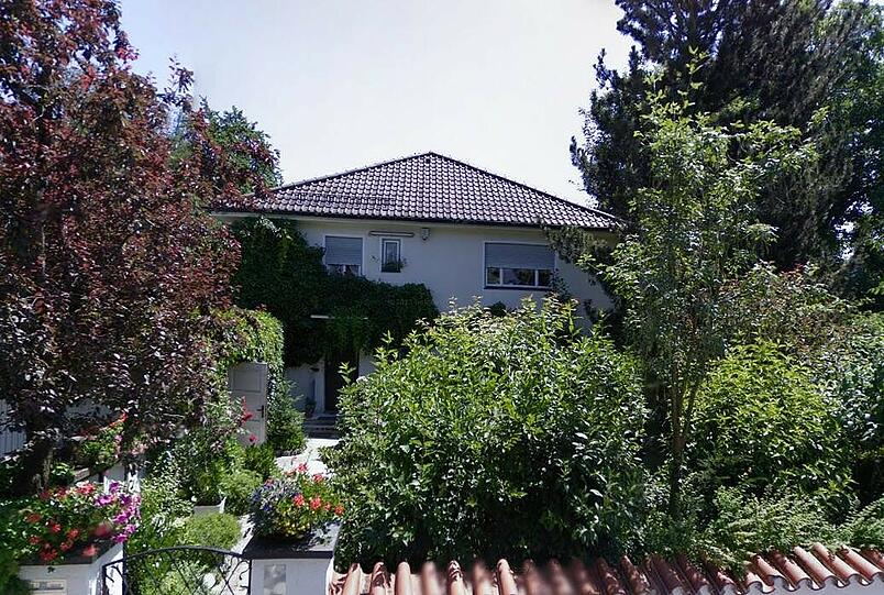 Wenn der Film ins Kino kommt, ist die Villa in der Waldmüllerstraße wohl schon abgerissen. Neulich am Set...
