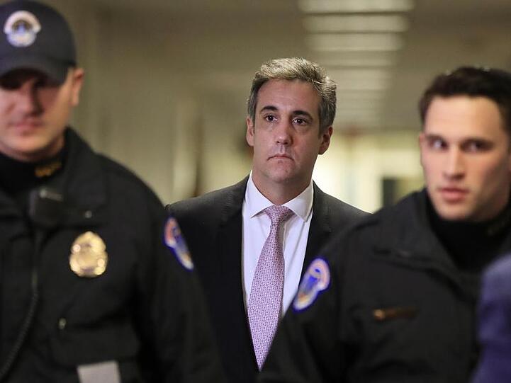 Michael Cohen, Ex-Anwalt von US-Präsident Trump, verlässt eine Anhörung vor dem Geheimdienstausschuss des Senats.