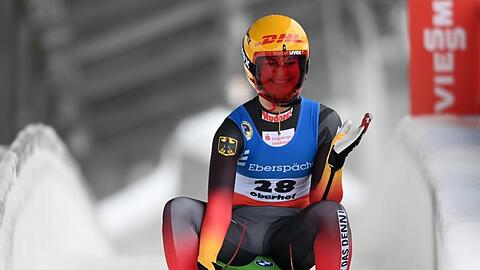 Julia Taubitz reagiert im Ziel.