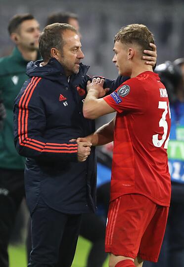 "Er ist zu den Spielern fair", sagt Joshua Kimmich über Interimstrainer Hansi Flick.
