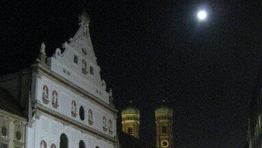 Die menschenleere Fußgängerzone in der Nacht... Die menschenleere Fußgängerzone in der Nacht...