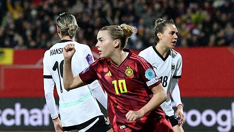 Die jubelnde Torschützin zum 1:1: Laura Freigang von Eintracht Frankfurt.