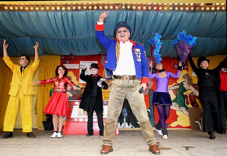 Ein Urgestein und immer noch die schrägste Wiesn-Gaudi: Der Schichtl. Die Bilder von der Show.
