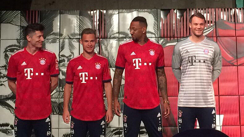 Am Dienstagabend stellten die Bayern ihr neues Trikot vor.