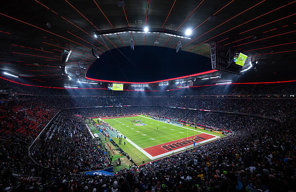 Im November 2022 wurde erstmals ein NFL-Spiel in der Allianz Arena ausgetragen. Im November 2022 wurde erstmals ein NFL-Spiel in der Allianz Arena ausgetragen.