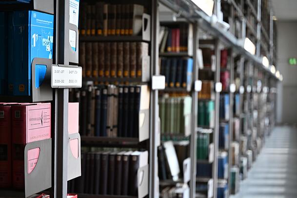 Ein Blick in das Magazin der Bibliothek des Deutschen Museums. Ein Blick in das Magazin der Bibliothek des Deutschen Museums.