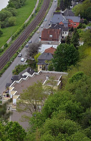 An einem Steilhang in der Nähe der Fachhochschule in Trier wurde vermutlich die sterblichen Überreste der vor fast acht Jahren verschwundenen Studentin Tanja Gräff entdeckt.